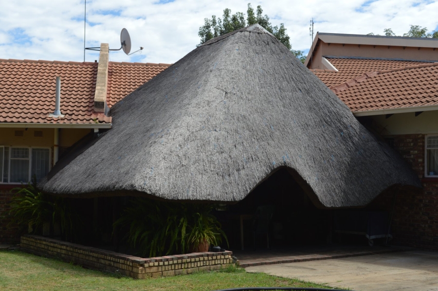 4 Bedroom Property for Sale in Flamwood North West